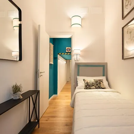 Via Dei Pepi 3 - Charming - Chic Retreat A Few Steps From Santa Croce Square Apartmán Florencie