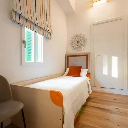 Via Dei Pepi 3 - Charming - Chic Retreat A Few Steps From Santa Croce Square Apartmán *
