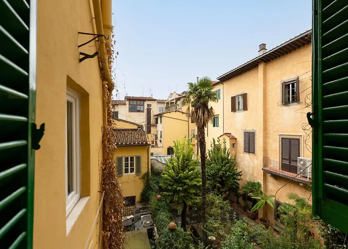 Via Dei Pepi 3 - Charming - Chic Retreat A Few Steps From Santa Croce Square 아파트 *