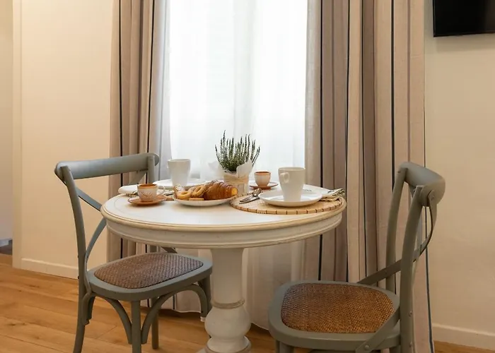 Via Dei Pepi 3 - Charming - Chic Retreat A Few Steps From Santa Croce Square 아파트 *
