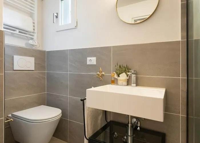 Via Dei Pepi 3 - Charming - Chic Retreat A Few Steps From Santa Croce Square 아파트 피렌체