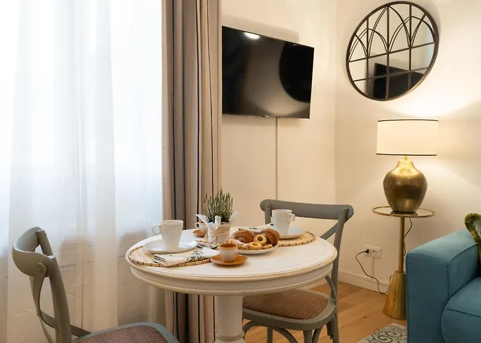 아파트 Via Dei Pepi 3 - Charming - Chic Retreat A Few Steps From Santa Croce Square
