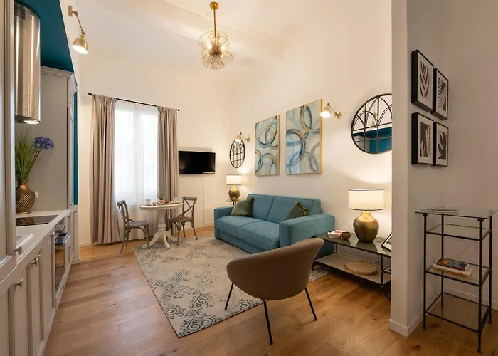 Via Dei Pepi 3 - Charming - Chic Retreat A Few Steps From Santa Croce Square 아파트 *